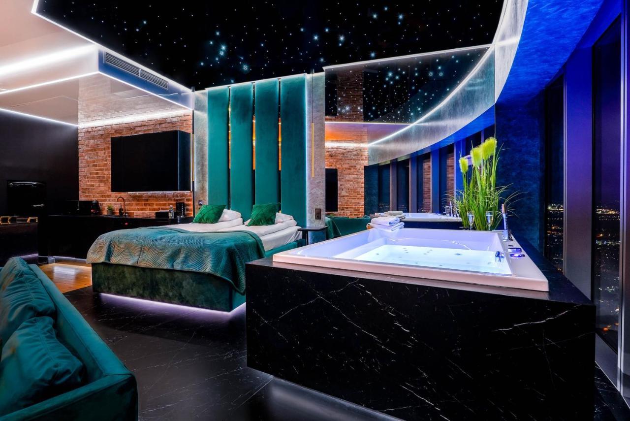 Apartamenty Sky Tower Z Jakuzzi Przy Oknie Breslau Exterior foto